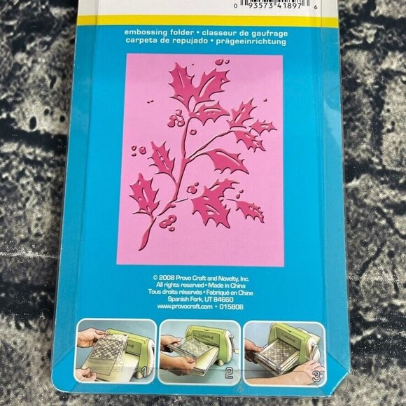 CUTTLEBUG Holly And Berries Embossing Folder - Picture 6 of 6